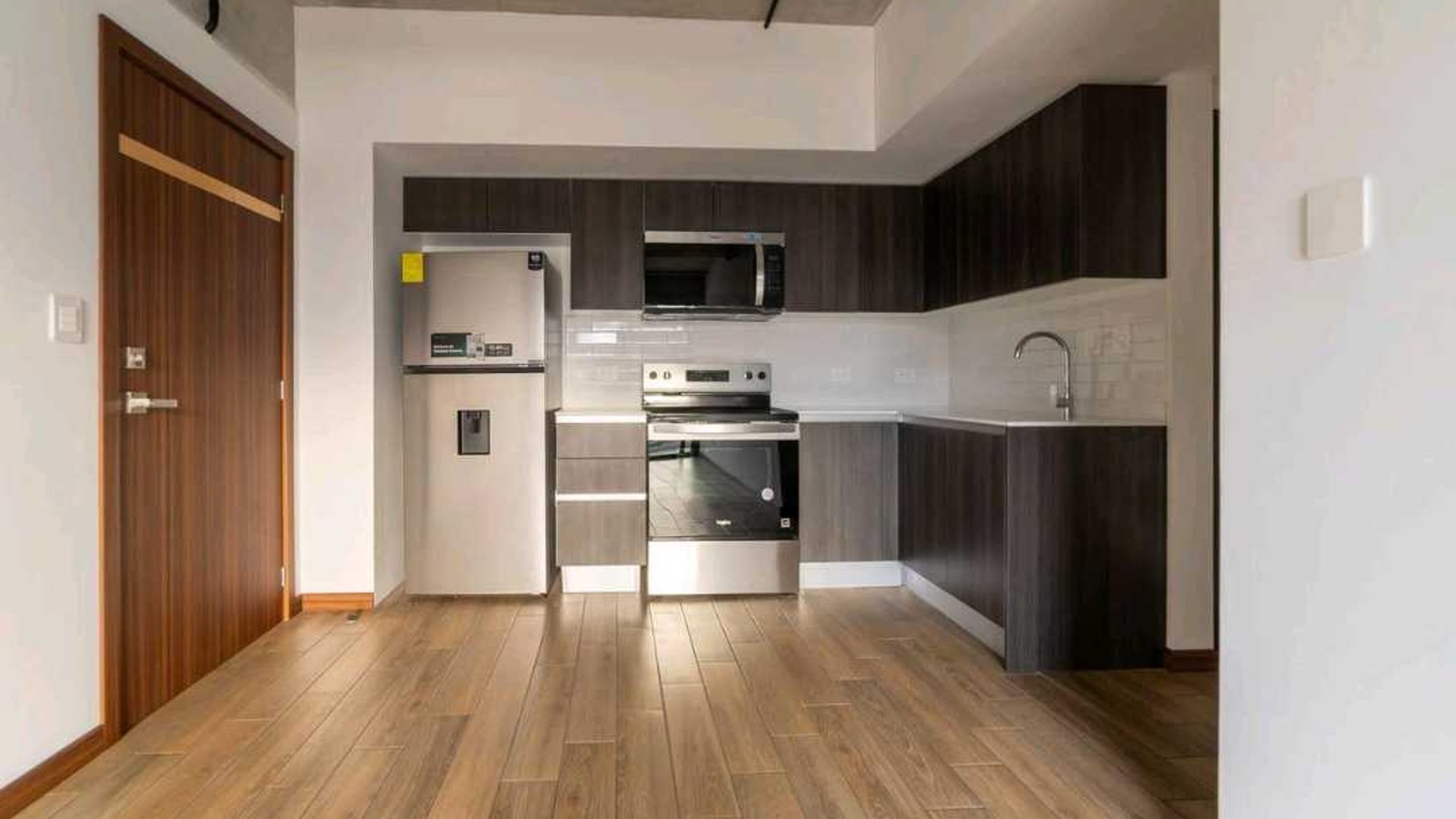APARTAMENTO EN ALQUILER???? Edificio Inara 4 Norte, Zona 4 - Miniatura 3