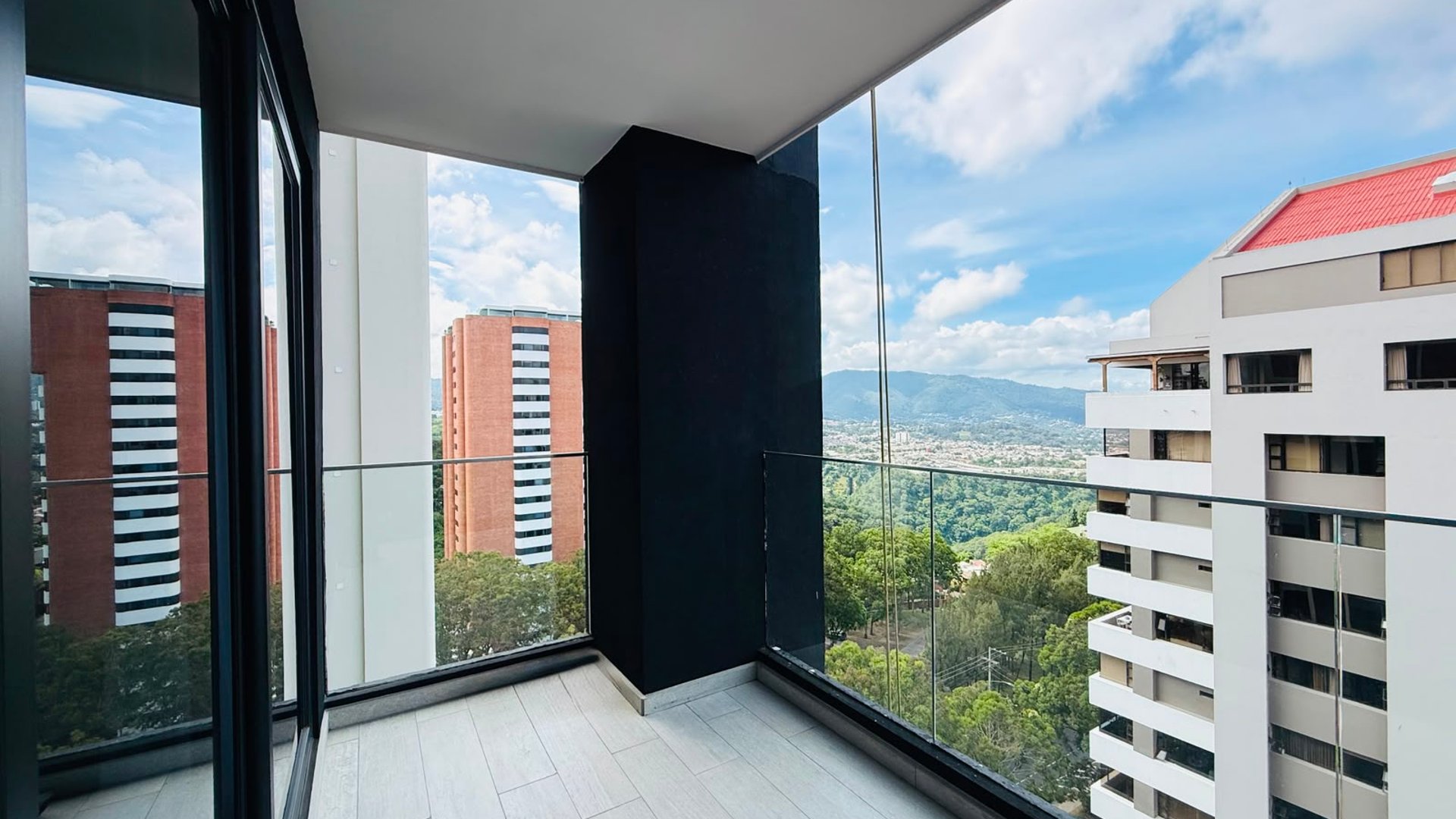 ALQUILER DE HERMOSO APARTAMENTO PARA ESTRENAR - VERDÚ, ZONA 13 - Miniatura 5