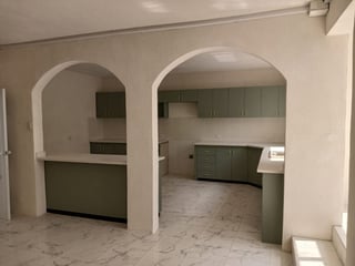 CASA REMODELADA EN VENTA EN ZONA 1 - 3
