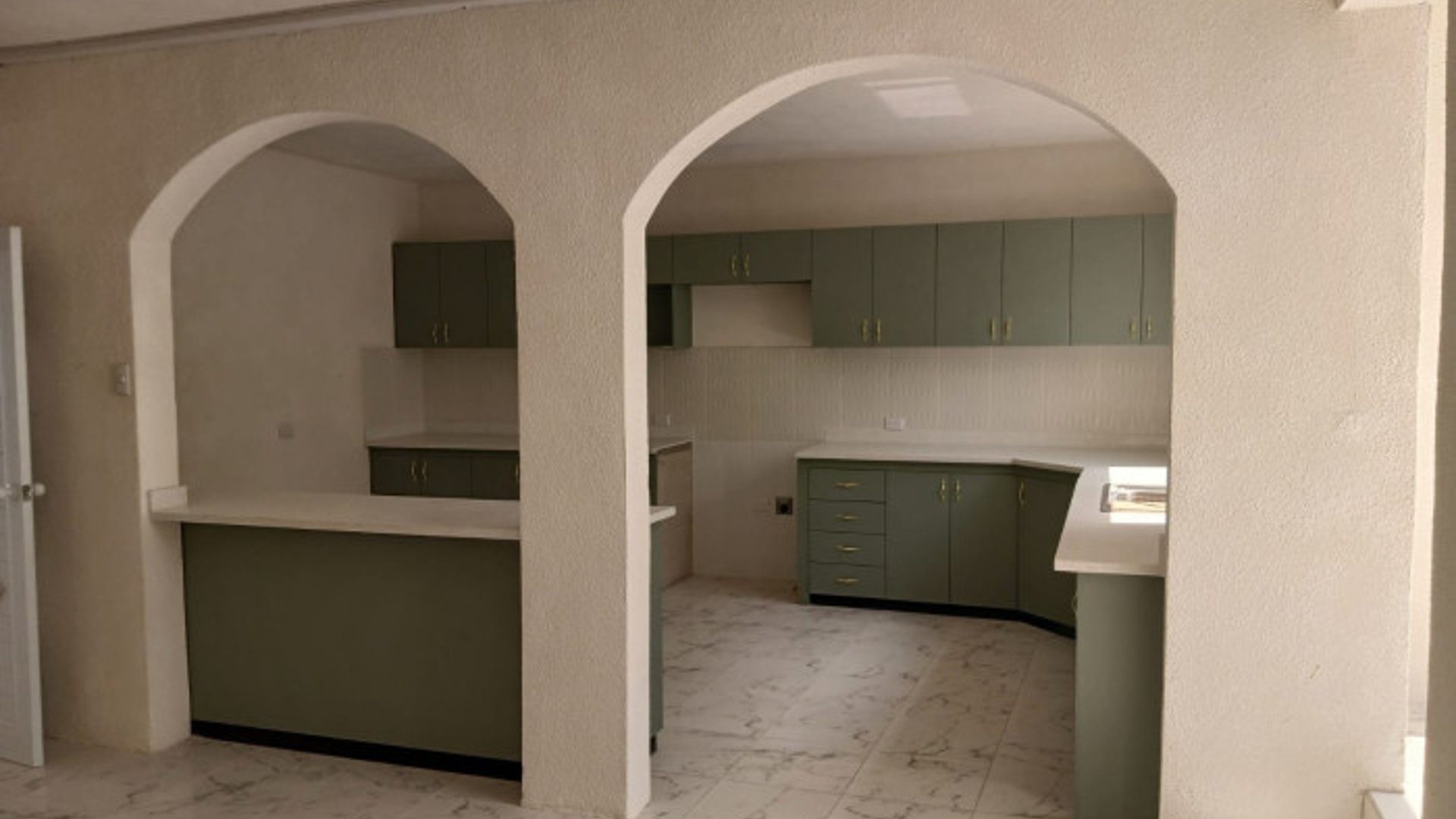 CASA REMODELADA EN VENTA EN ZONA 1 - Miniatura 3