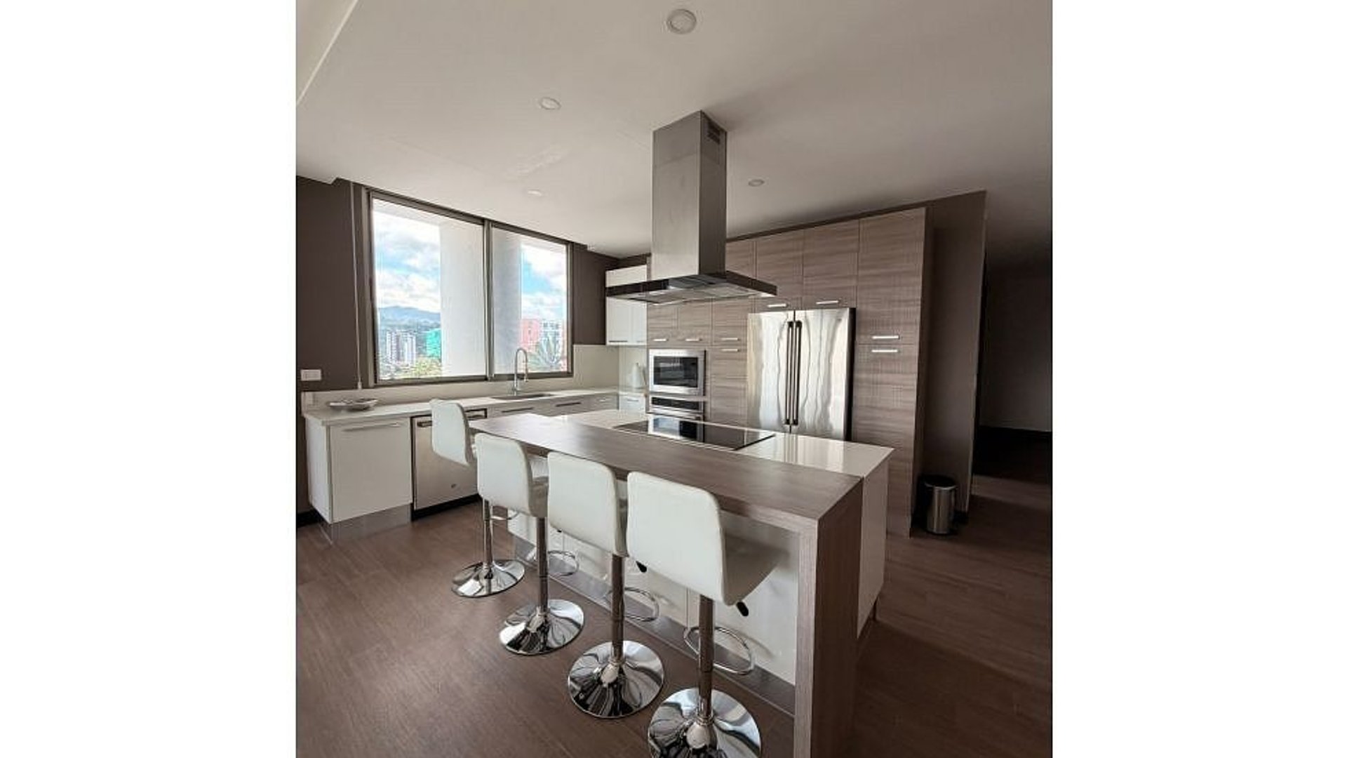 Apartamento de Lujo en Venta – Torre Caprese, Zona 15 - Miniatura 5