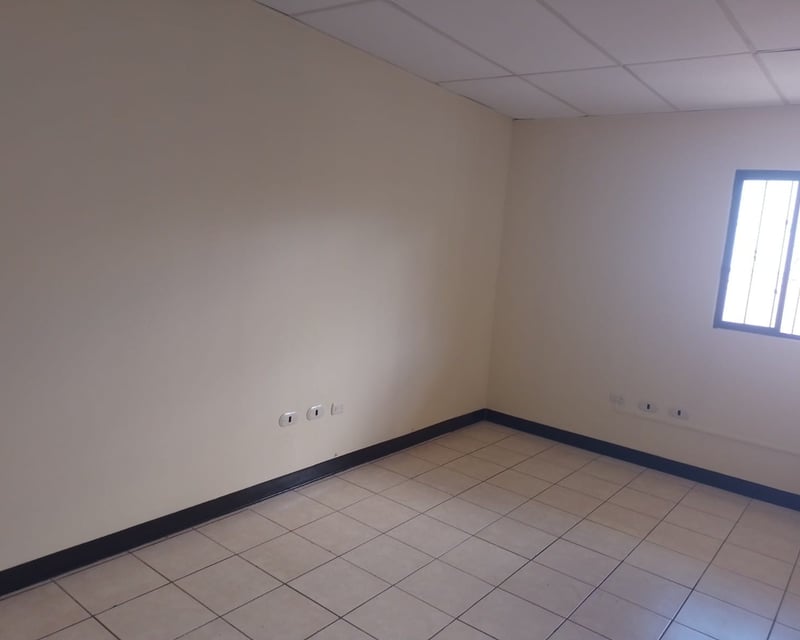 Oficina en Renta zona 4 de Mixco Naranjo
