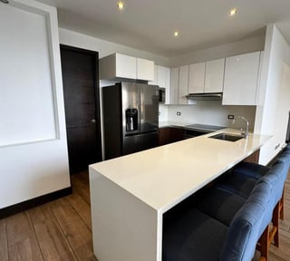 Apartamento con piscina en renta - 3 habitaciones en zona 10 Ref-5790