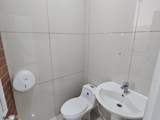 Ofibodega en Renta Condado Naranjo - Image 11
