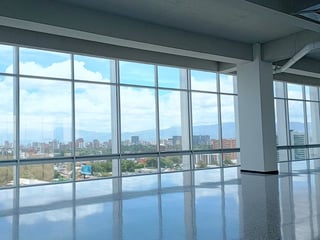 EDIFICIO EN RENTA EN ZONA 10 - Image 19