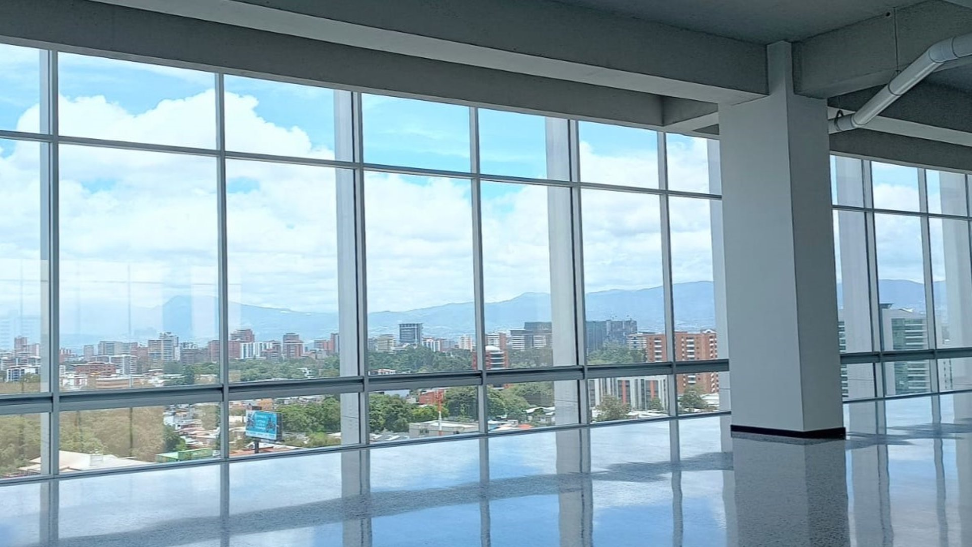 EDIFICIO EN RENTA EN ZONA 10 - Miniatura 19