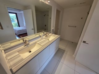 Renta de apartamento con balcon y 3 habitaciones en zona 10 Ref-5492 - Image 6