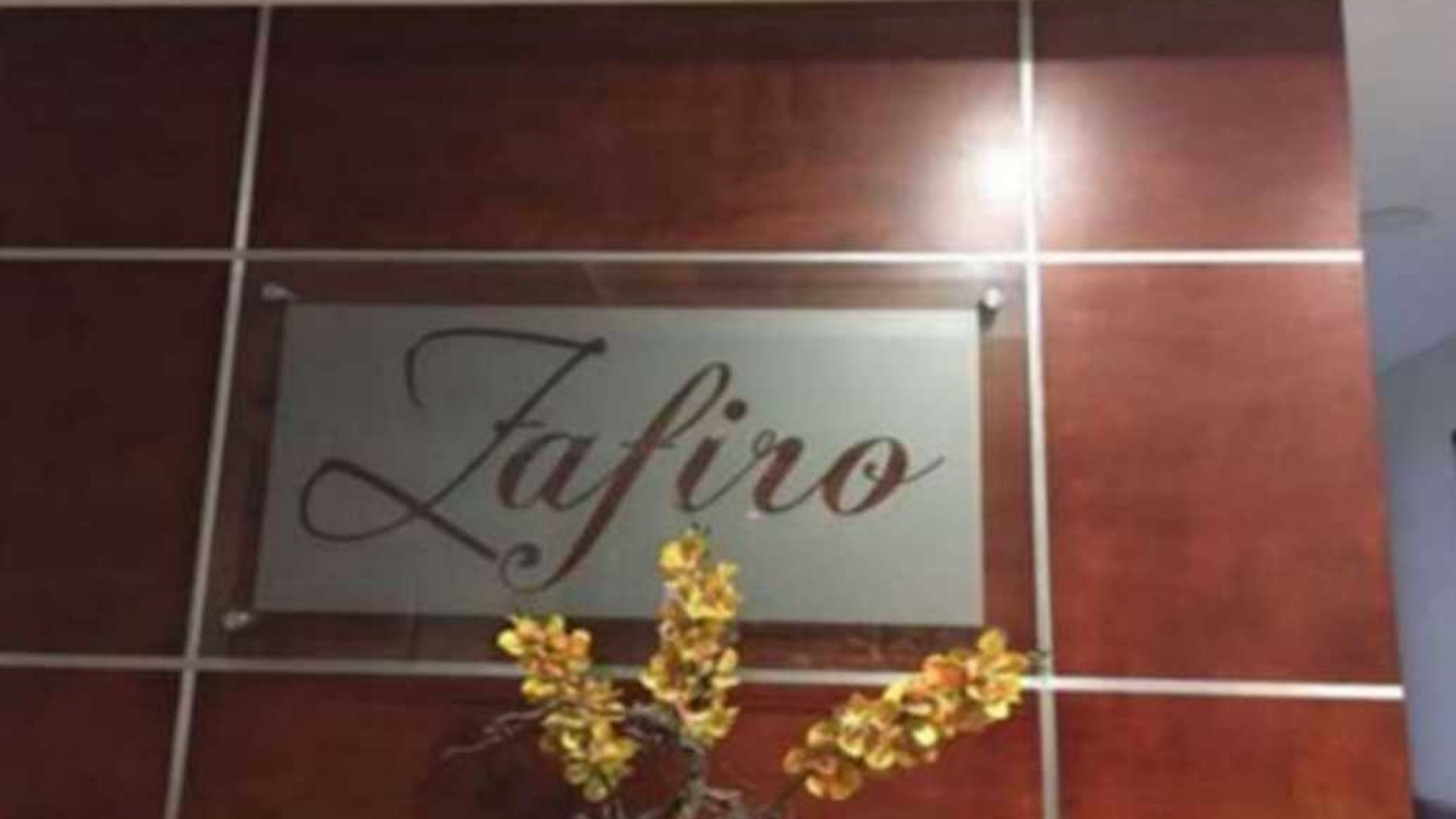 Venta de apartamento de 3 habitaciones Las Gemas zona 11 - Miniatura 2