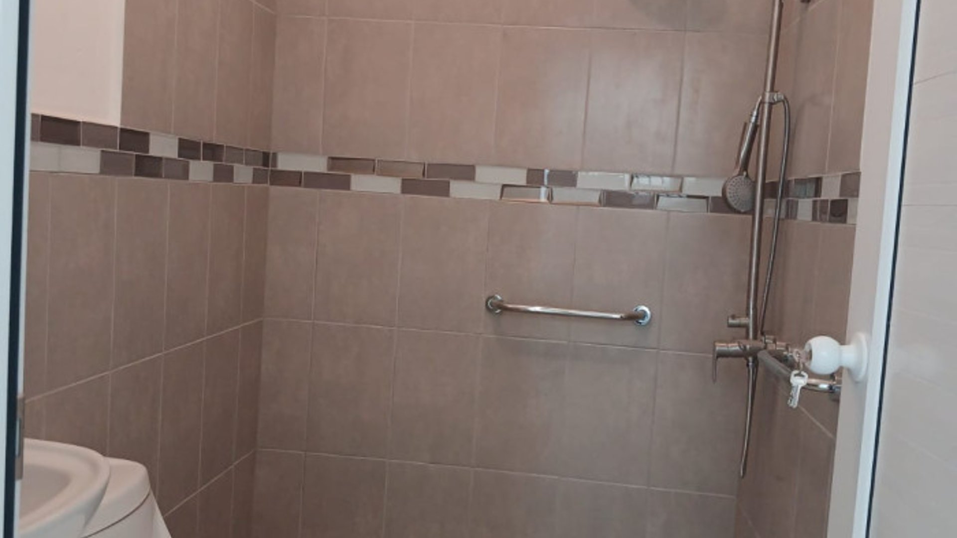 CASA REMODELADA EN VENTA EN ZONA 1 - Miniatura 18