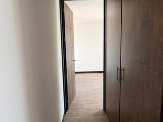 Apartamento en Venta Edificio Marqués de Oakland Zona 10 - Image 4