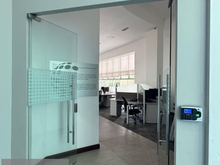 2 Edificios en Renta ideal para Universidades, Call Center u Oficinas CAES - Image 29