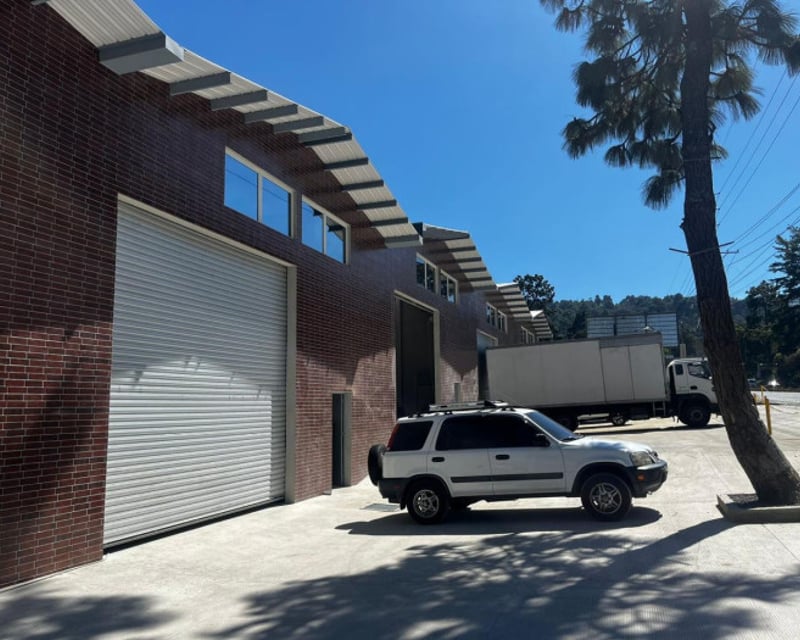 Ofi-bodega en alquiler sobre la CA1- San Lucas