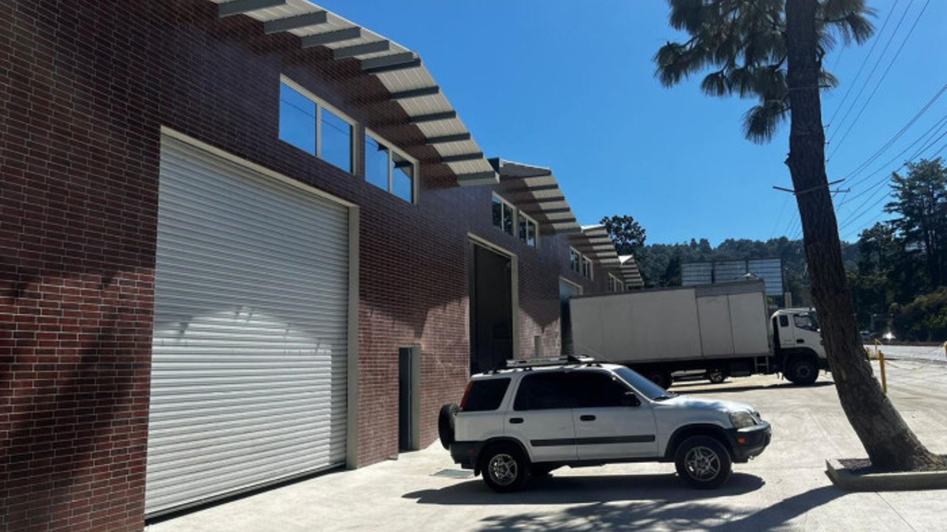 Ofi-bodega en alquiler sobre la CA1- San Lucas