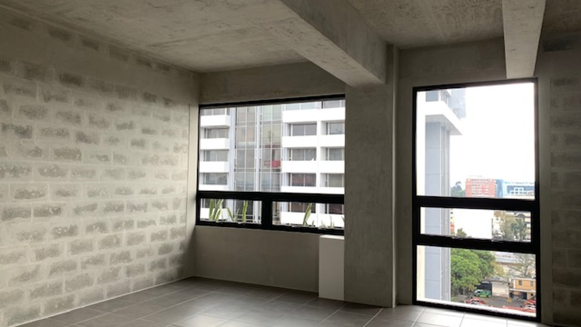 Oficina en VENTA zona 9 Edificio Nova Reformador
