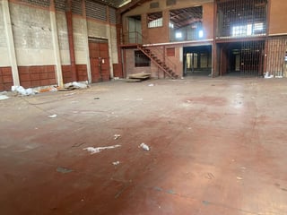 Se renta amplia bodega en zona 12 a una cuadra de AGUILAR BATRES. - 2