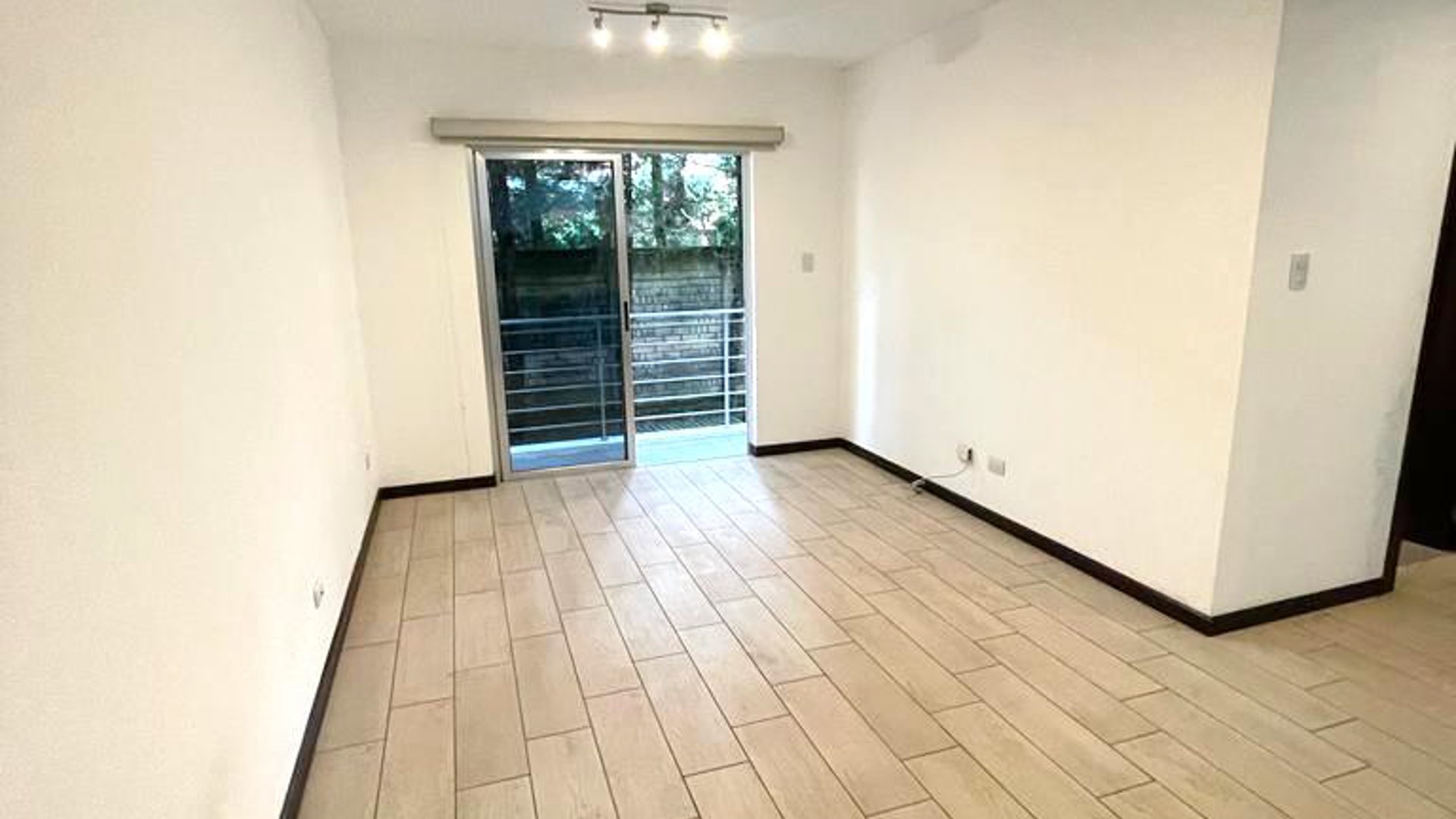 Apartamento 2 habitaciones en venta Almoreto, carr. a El Salvador