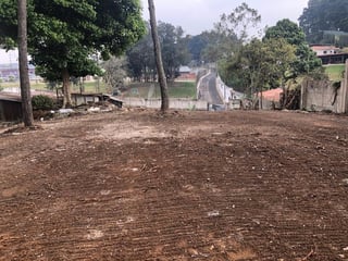 Alquiler de terreno al lado de edificio scena, CES - 2