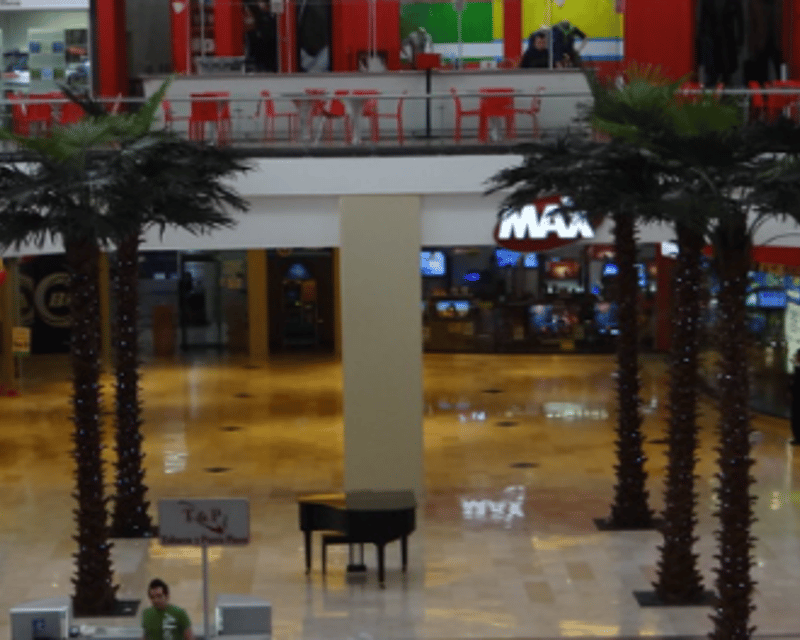 Local en renta en Centro comercial Pradera en zona 10