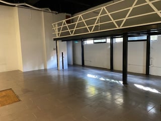 Local en Venta en Zona 10 Desing Center - 2