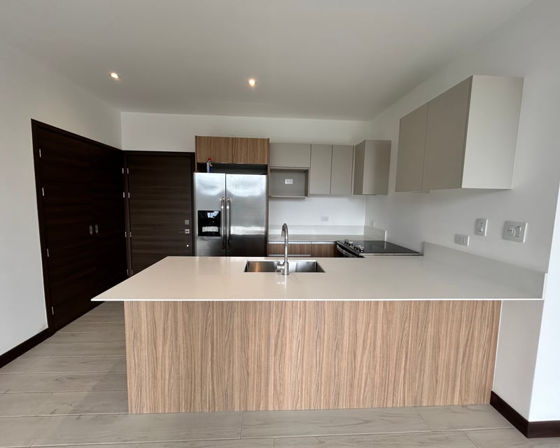 Edificio Spazio, Zona 15. Apartamento en Alquiler