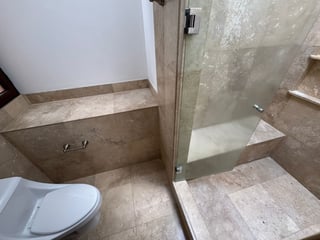 EXCLUSIVA CASA EN ENCINOS DE CAYALA III Zona 16 | 3 Niveles - Image 8