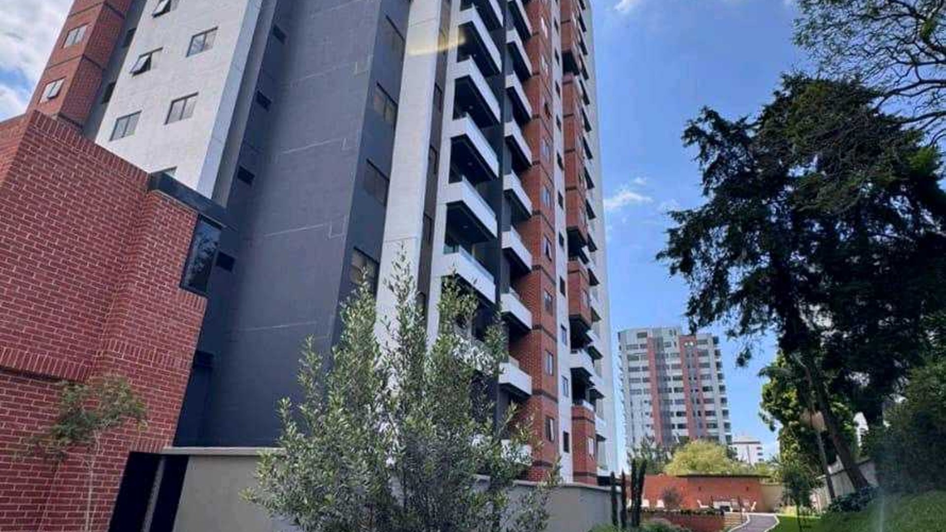 APARTAMENTO AMUEBLADO EN VENTA/ ALQUILER ???? Edificio Alena, Zona 15 VH2 - Miniatura 7