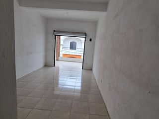 Local Comercial en Alquiler en Sansare - 2