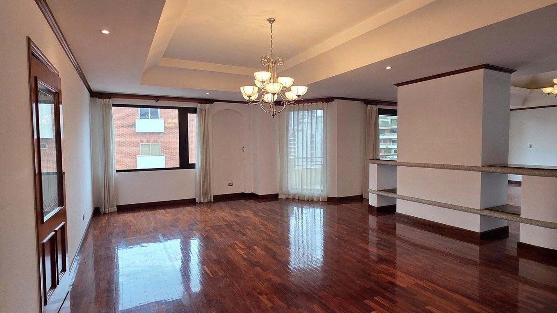 Penthouse en Venta – Zona 10 - Miniatura 3