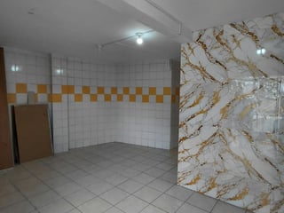 Local Comercial en Renta en Plaza Surti Ahorro. Zona 18 - 4
