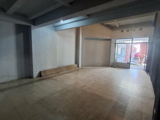 Local en Renta con 96m2 con Mezanine en Zona 10 - 2