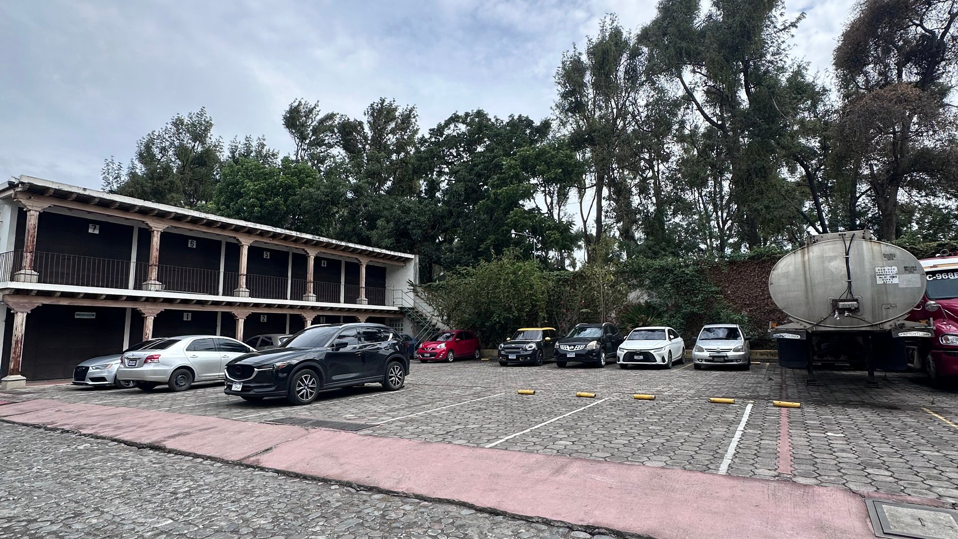 BODEGA CON SEGURIDAD EN RENTA CERCA DEL PANORAMA, ANTIGUA GUATEMALA - Miniatura 5