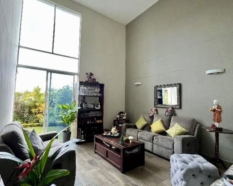 Casa en Venta condominio zona 16