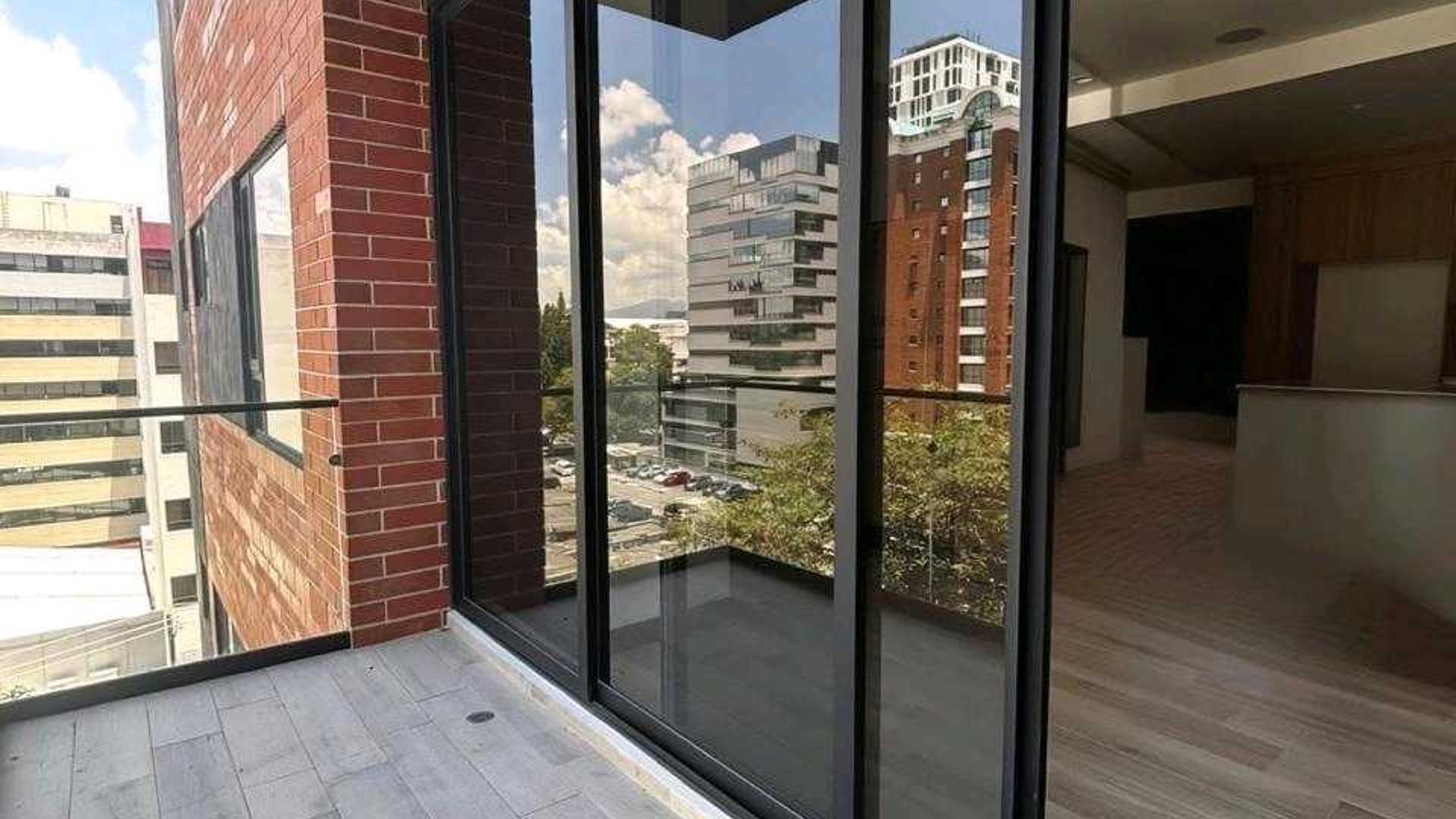 APARTAMENTO EN ALQUILER ???? Edificio Ferre Diez, Zona 10 - Miniatura 9