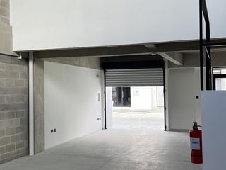 Ofibodega en Internaranjo - Image 9