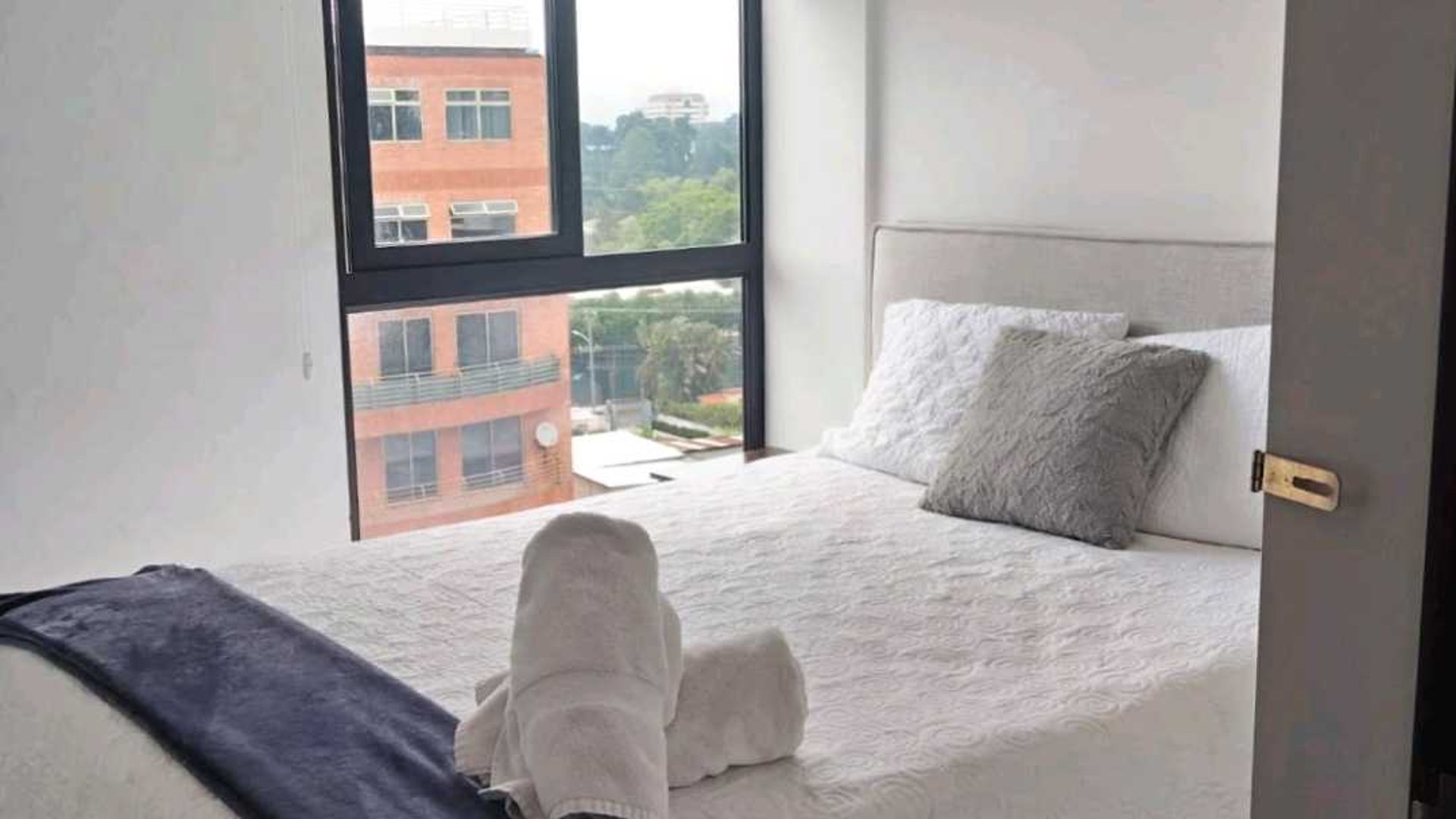 APARTAMENTO AMUEBLADO EN ALQUILER ????Edificio Be14 / La Villa, Zona 14 - Miniatura 5