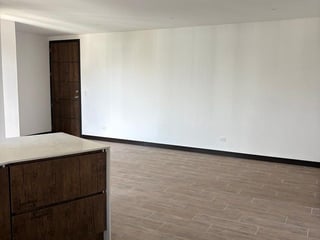 Apartamento en Venta Edificio Marqués de Oakland Zona 10 - Image 8