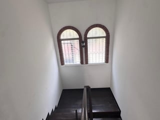 Renta de casa en zona 13 con 15 parqueos - 2