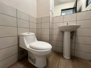 Venta de bonita casa de esquina en Condominio Luminela | Villa Nueva - Image 10