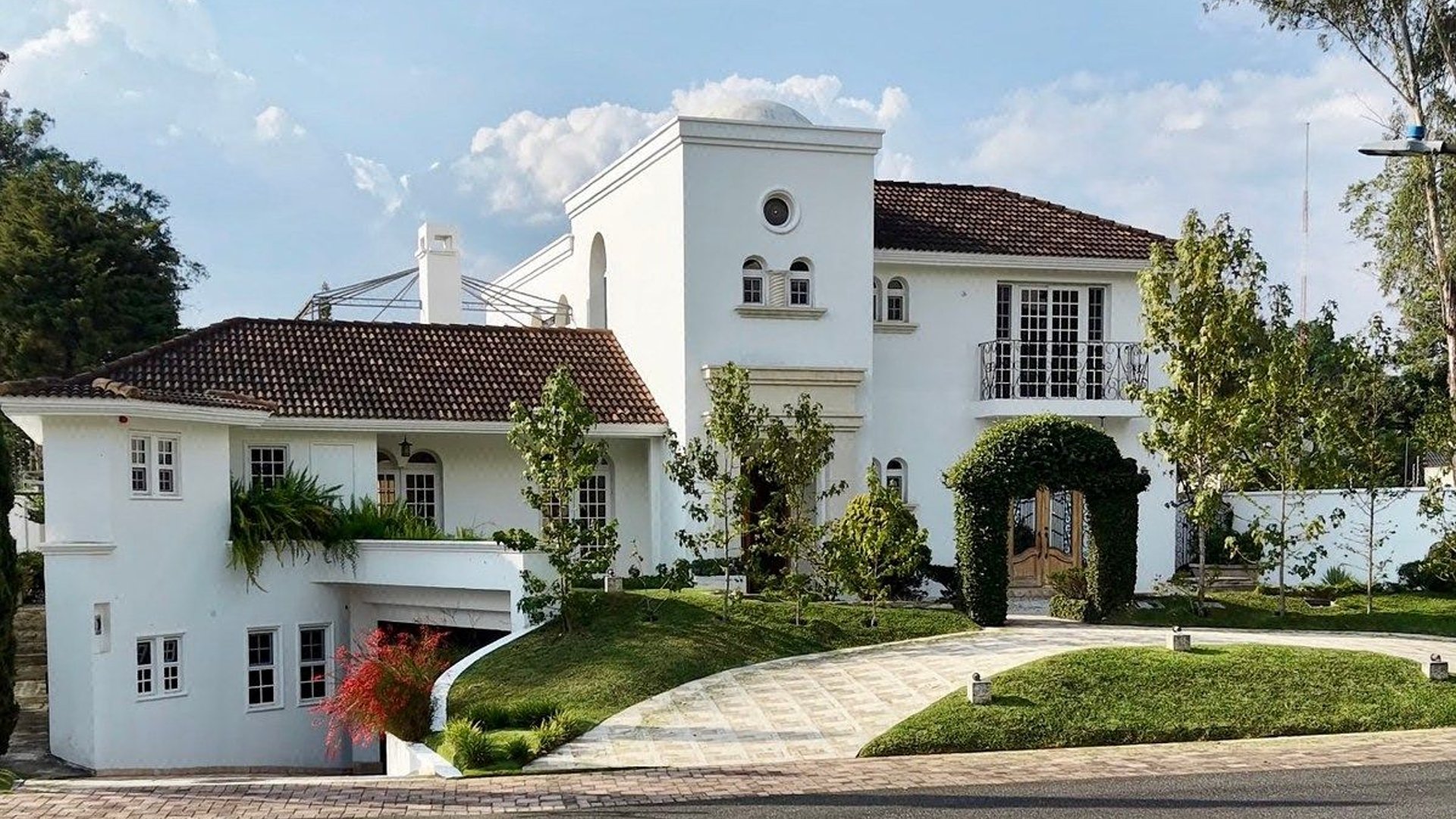 CASA EN VENTA EN ZONA 16 CAYALA