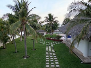 Casa en Venta en Monterrico con Piscina y Amplio Terreno - 2