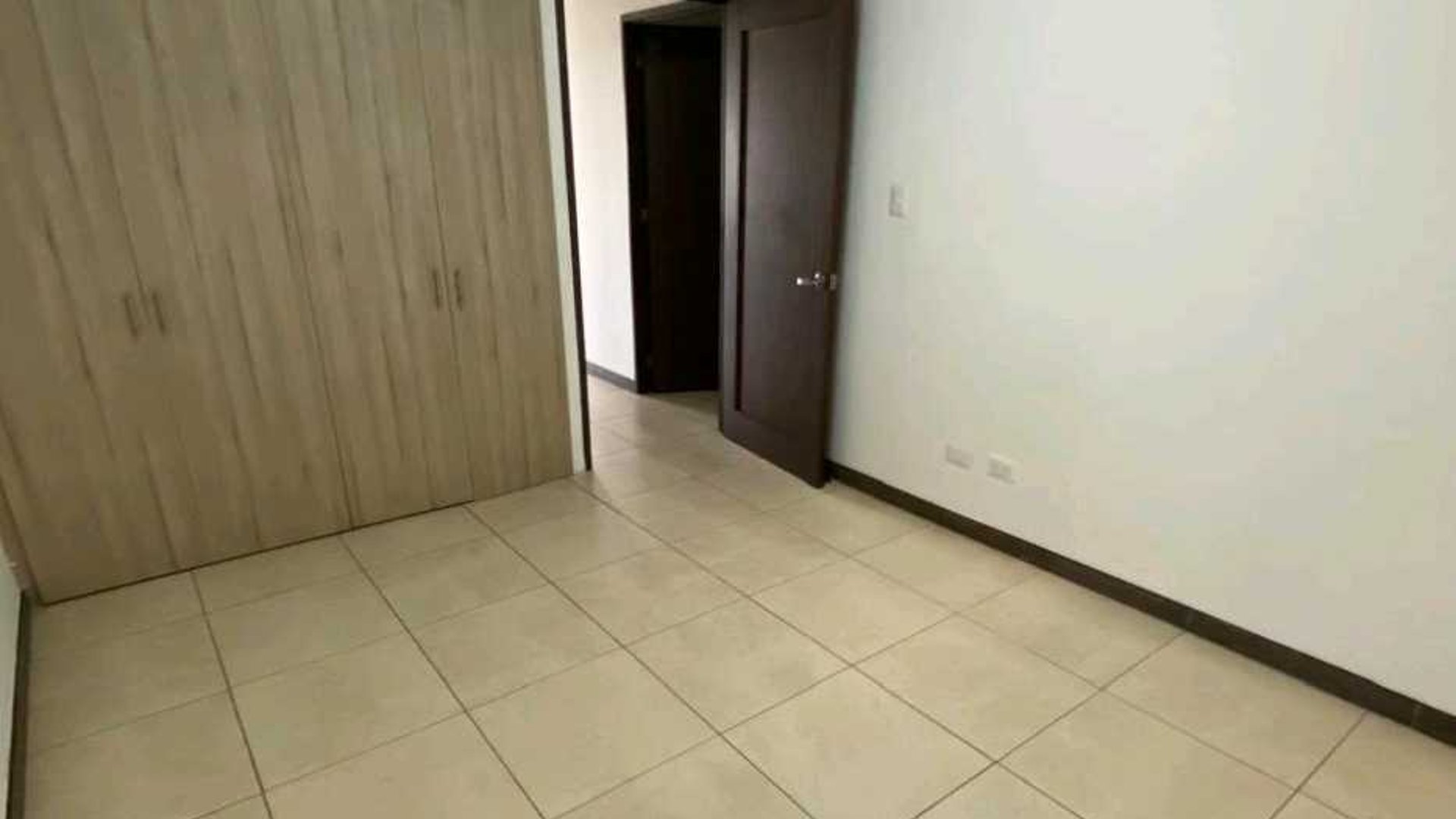 APARTAMENTO EN ALQUILER ???? Edificio Pórtico, Zona 7 - Miniatura 8