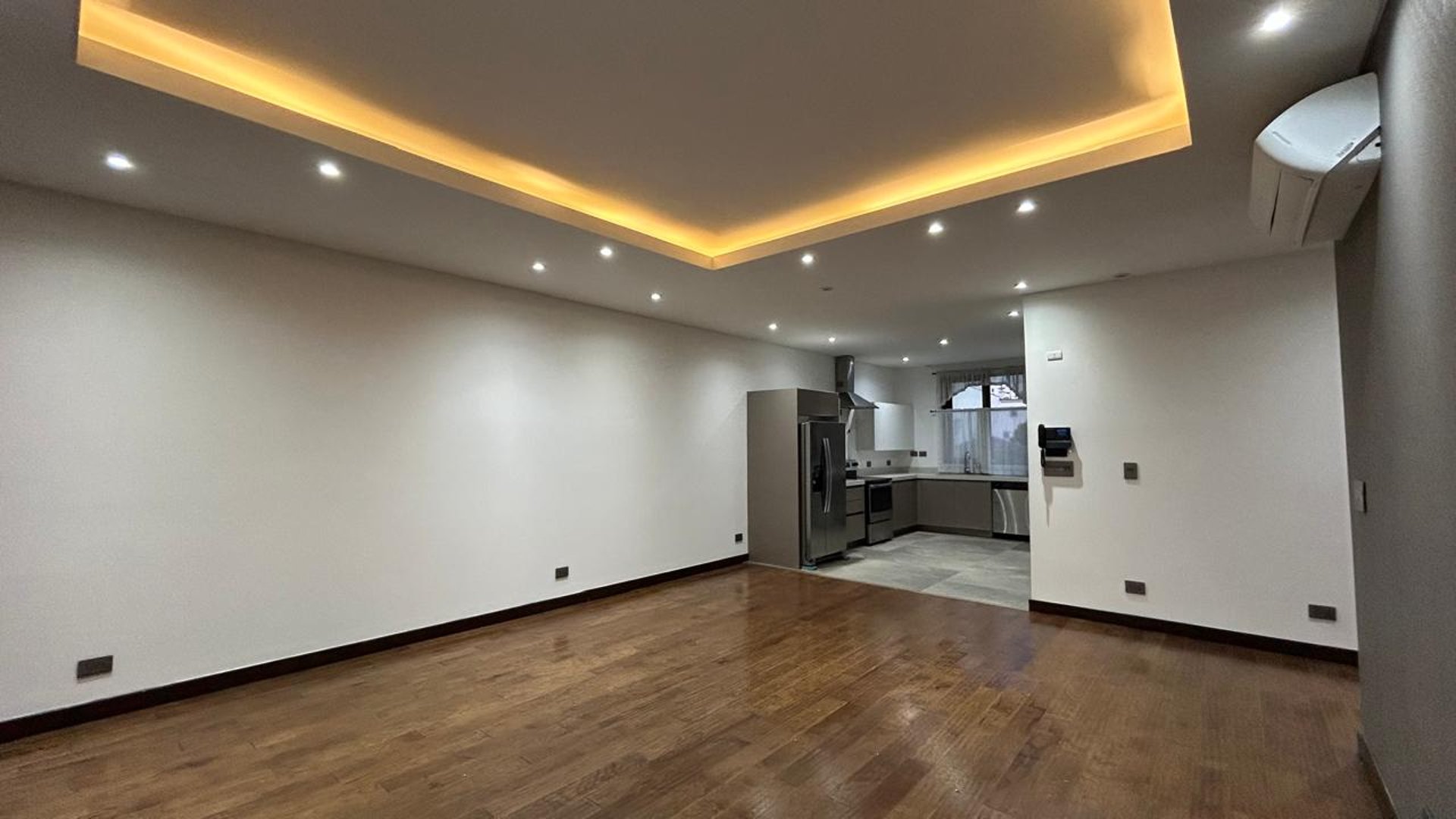 APARTAMENTO EN MAGNOLIAS DE CAYALA ZONA 16 - Miniatura 2