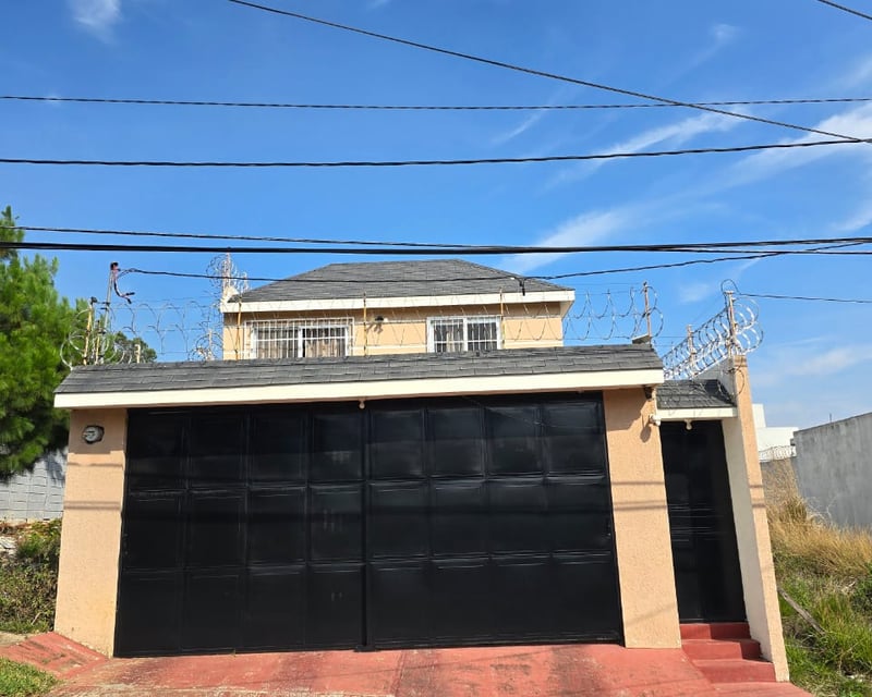 Lujosa Casa En Venta - Hacienda Real, Zona 16