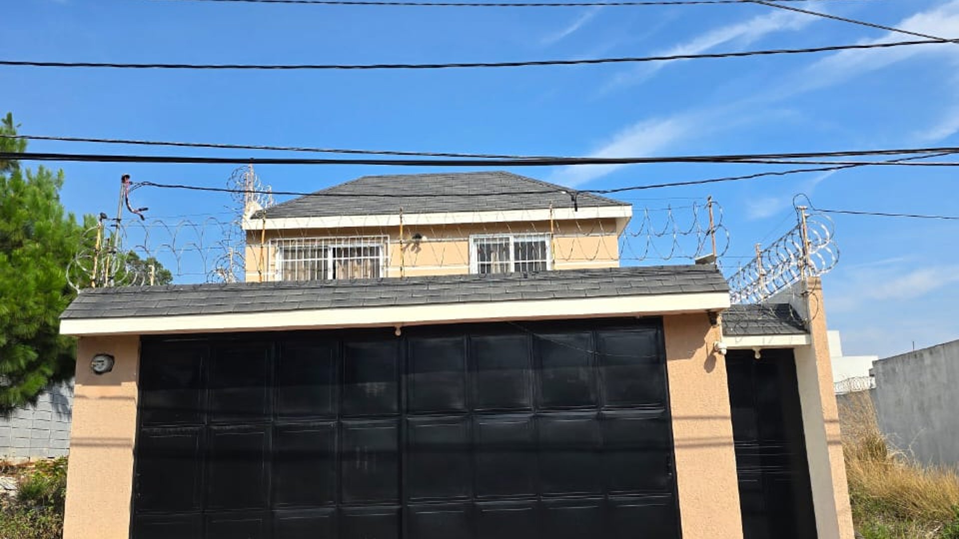 Lujosa Casa En Venta - Hacienda Real, Zona 16