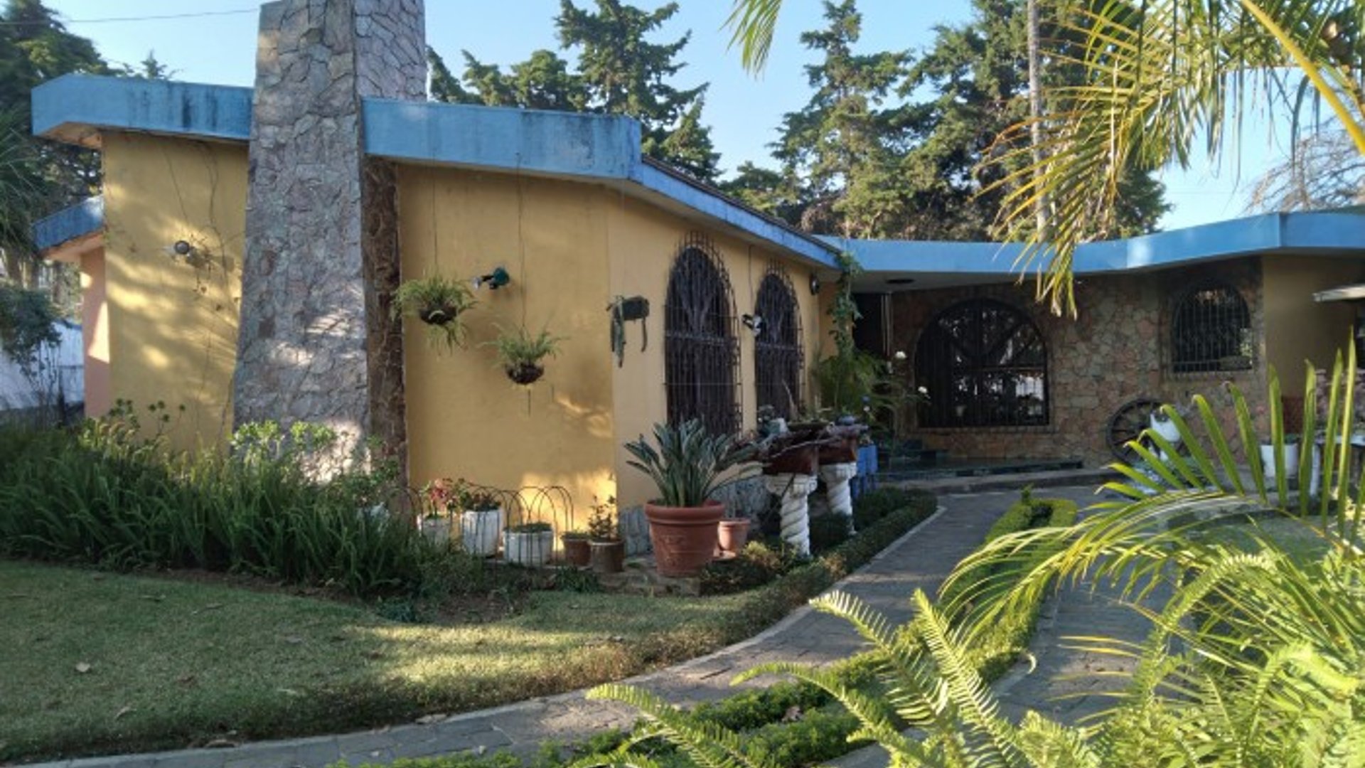 Hermosa y amplia casa de un nivel en San Cristóbal