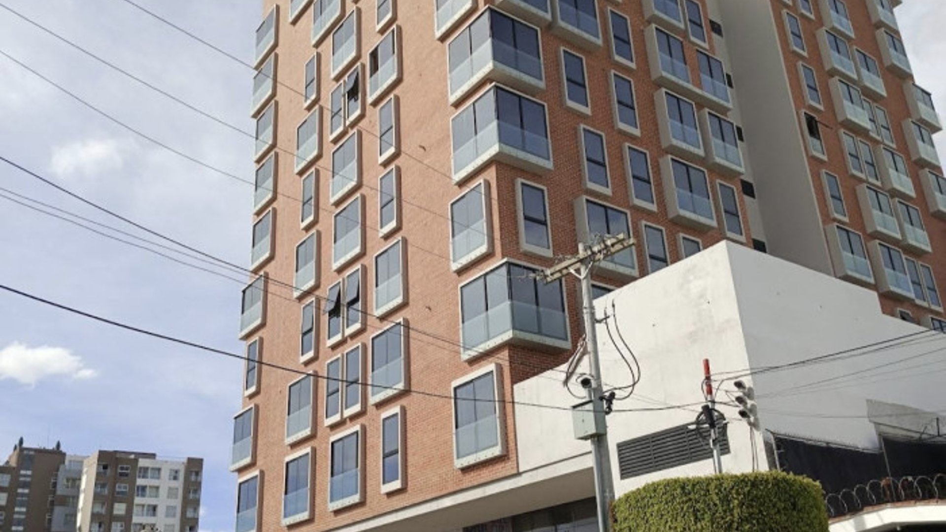Local comercial renta zona 14 en Edificio Residencial - Miniatura 11