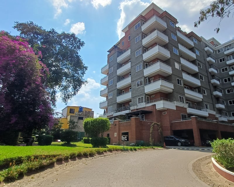 Amplio Apartamento en Venta - Zona 7, Ciudad de Guatemala