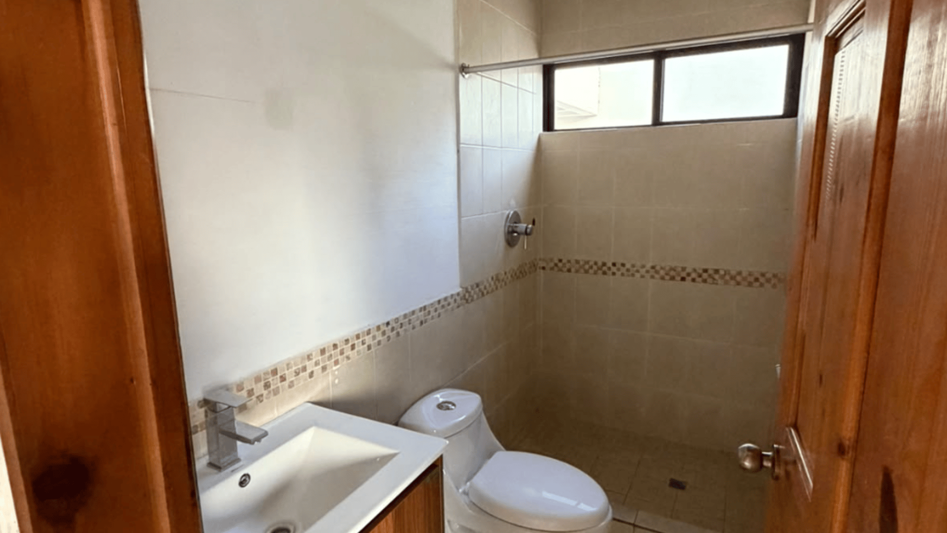 CASA EN RENTA | BOULEVARD ACATÁN CONDOMINIO SAN MATEO , ZONA 16 - Miniatura 7