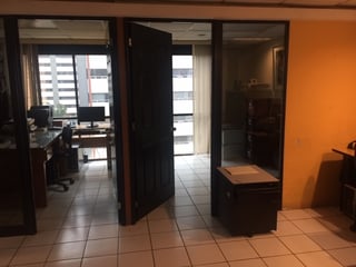 Oficina en renta y venta, Paladium zona 10. - 5