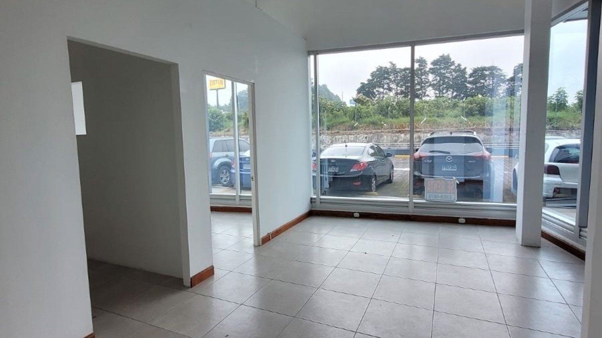 Oficina en Venta Edificio Plaza Portal del Bosque torre 1, Km. 22.5 CES